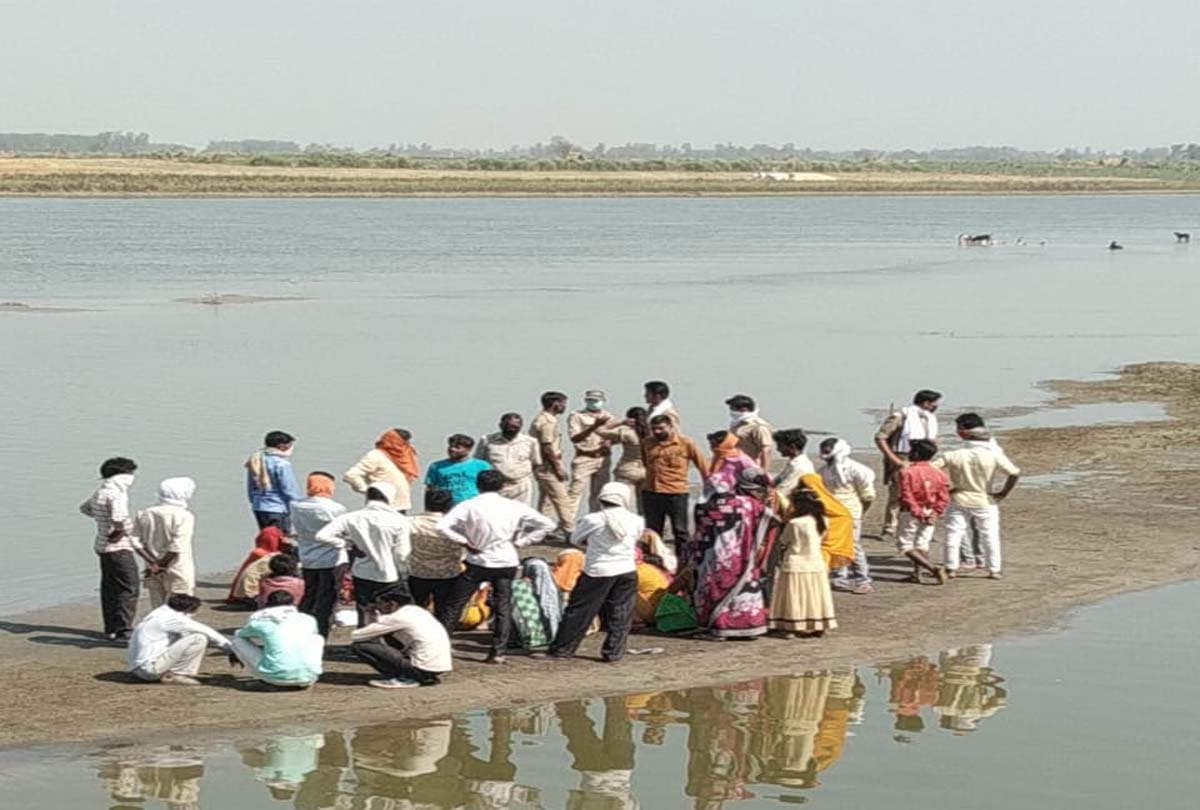 Dead body of missing youth found in Ganga in hardoi