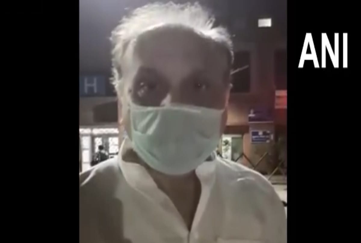 corona positive patient says that LNJP hospital not admitting him for immediate treatment