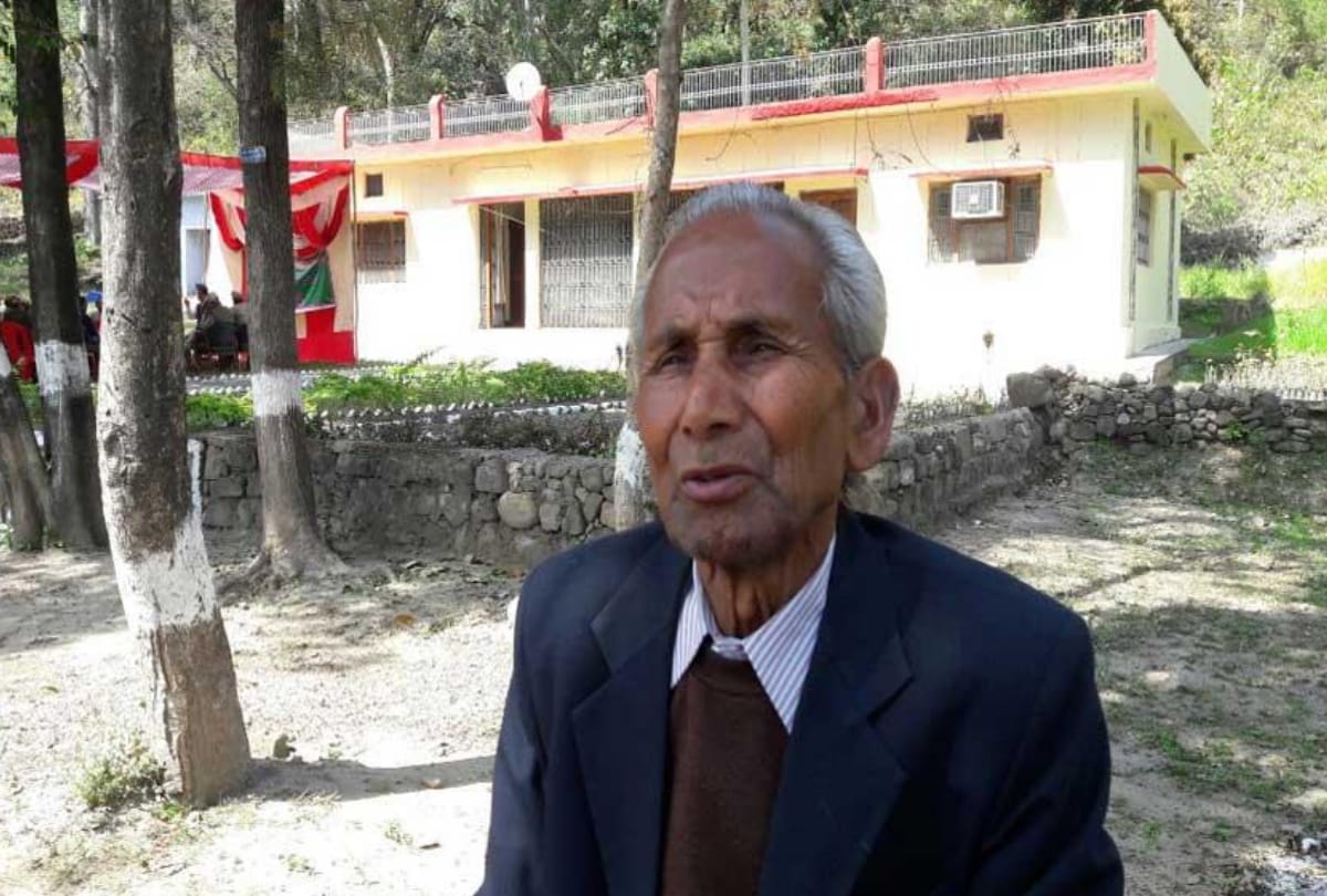Cm yogi Adityanath father Anand singh Bisht special story and latest Photos