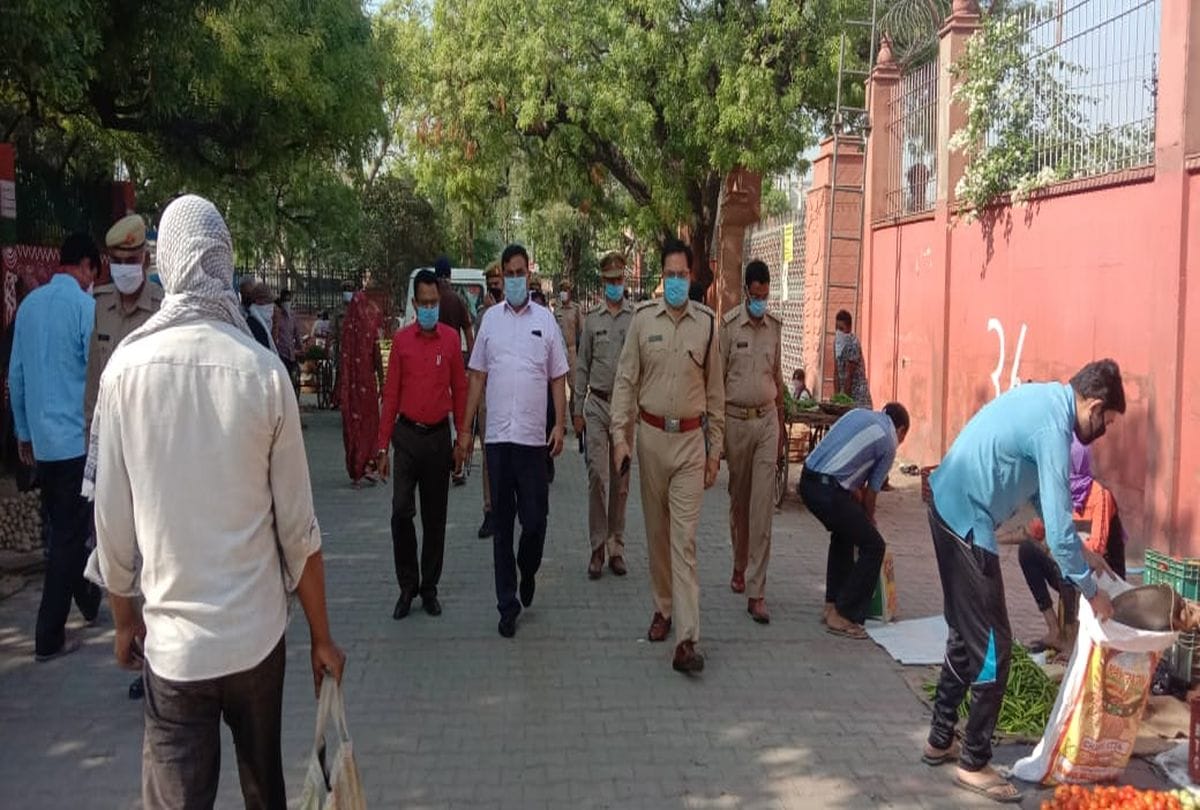 Dm And Ssp Mathura Patrolling In Lockdown