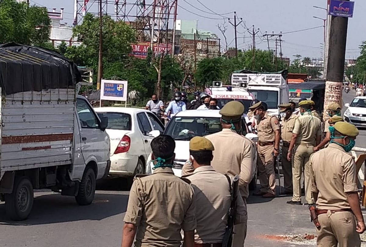 people punished by police for break lockdown rule in gorakhpur