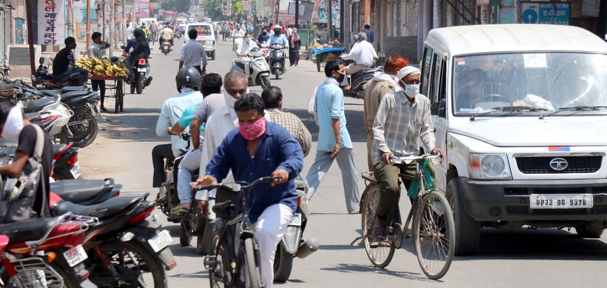 Lockdown in Bijnor's colony, crowds in markets