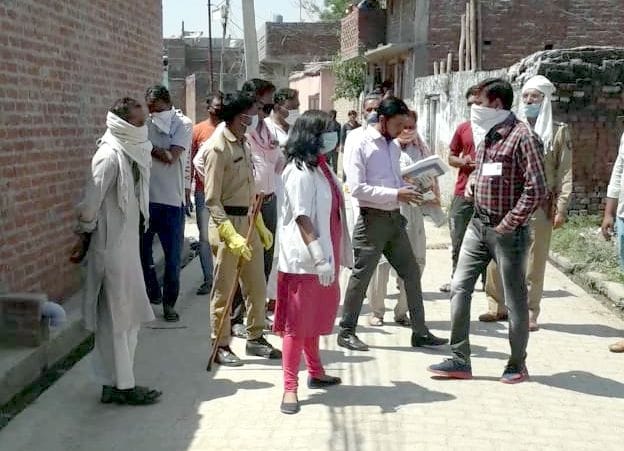 Opposition of team reached survey in Mohalla Naudha