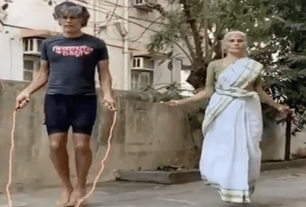 Milind Soman Mother Usha Soman Do Skipping With Son At The Age of 81 Years Video Viral