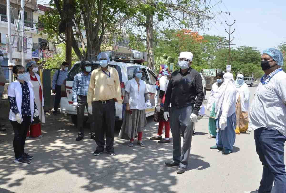 hotspot in kanpur : Shortage of essential goods in hotspot Roshan Nagar on first day