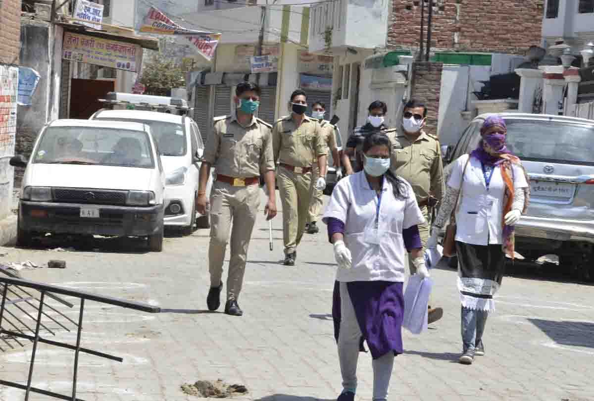 hotspot in kanpur : Shortage of essential goods in hotspot Roshan Nagar on first day
