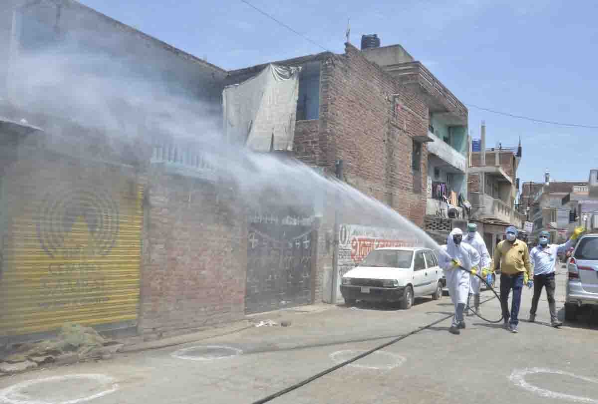 Anti larvae will be sprayed in agra during lockdown