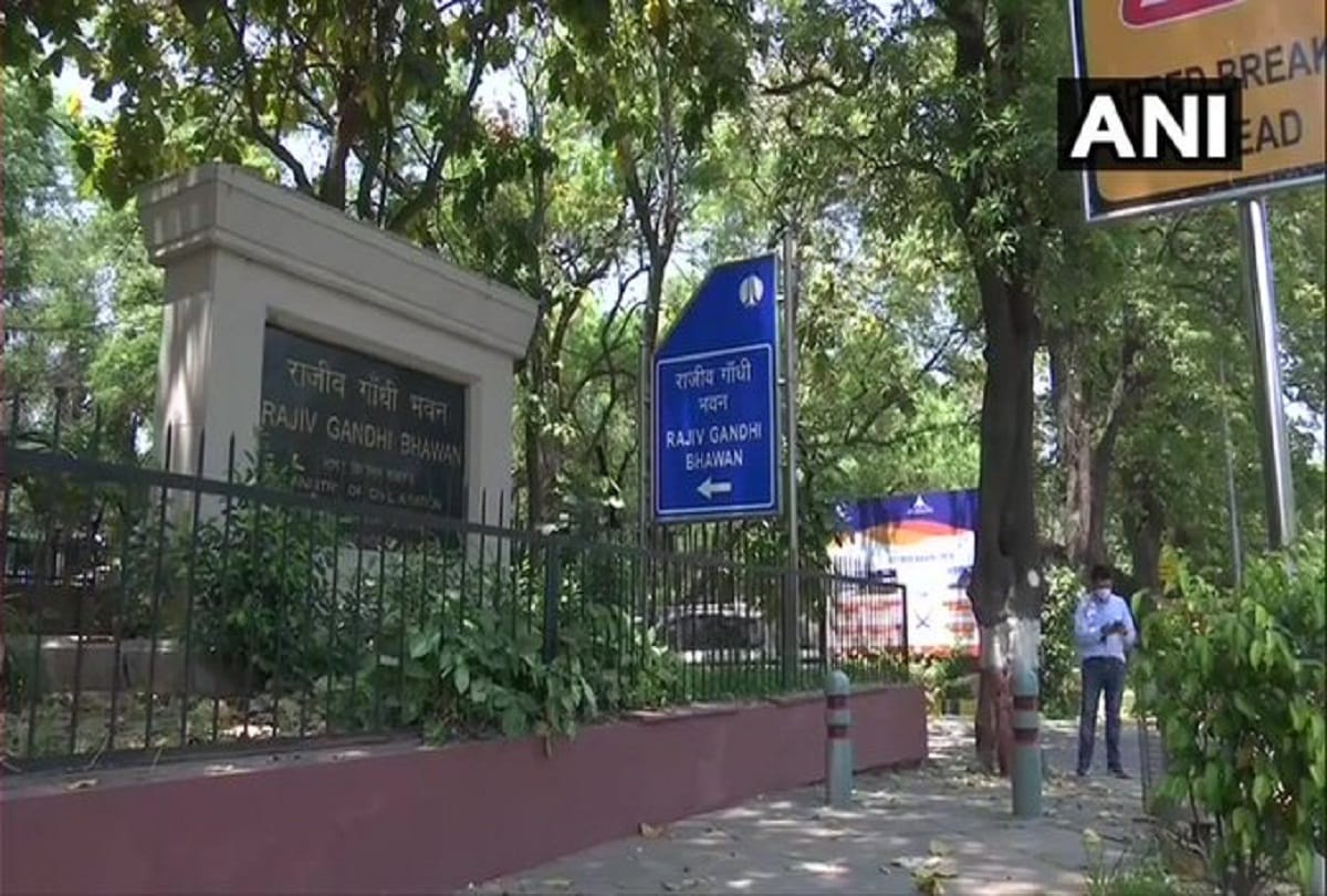 employee of aviation ministry who attended office on 15 April 2020 has tested positive for COVID19