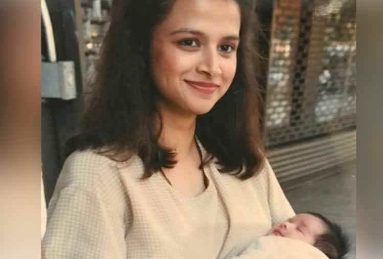 Sanjay Dutt Daughter Trishala Dutt Share Her Mother Richa Sharma Photos