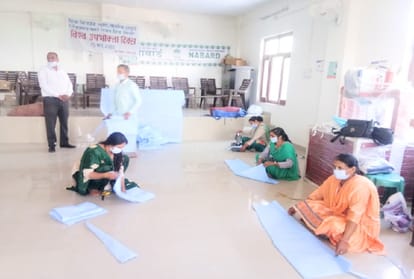 Devbhumi women became Aparajita in difficult times, made thousands of PPE kits and masks