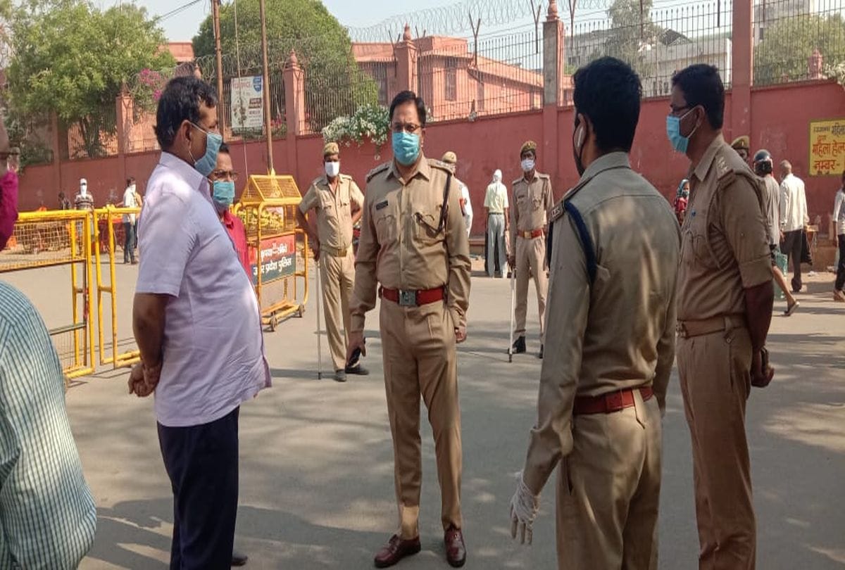 Dm And Ssp Mathura Patrolling In Lockdown