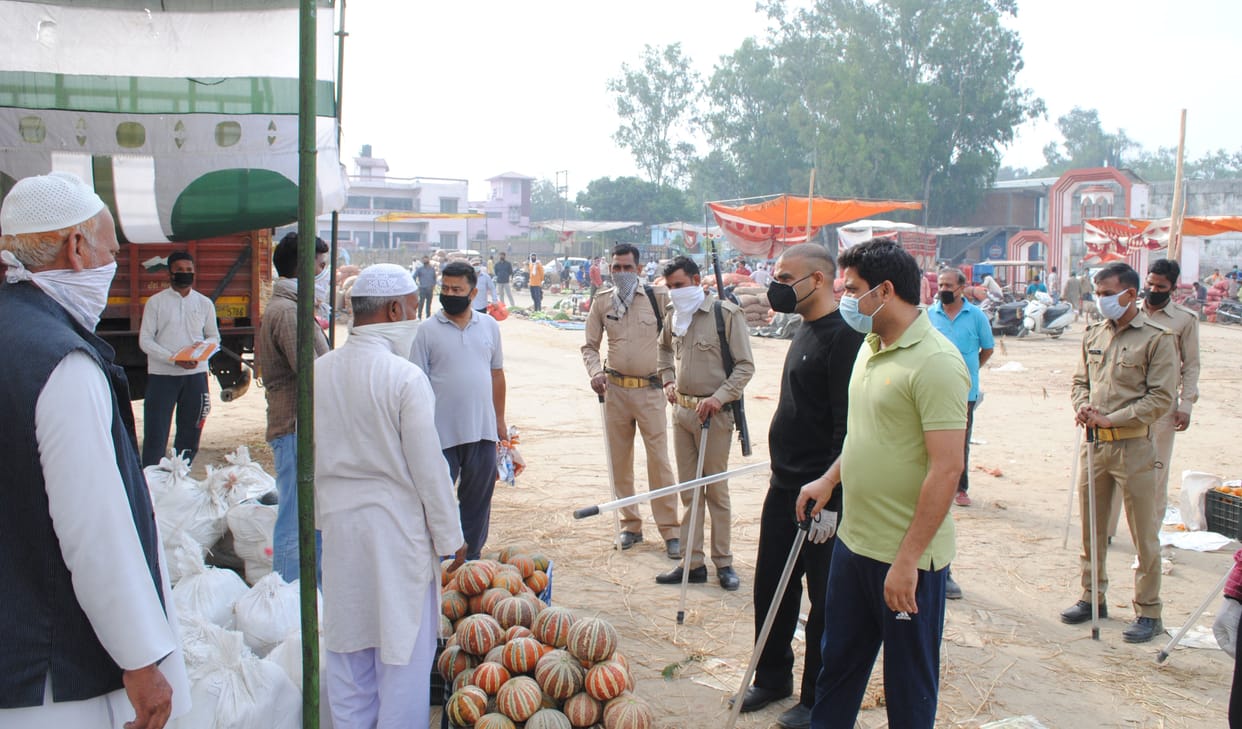 SDM, tehsildar agitated after seeing crowd in Mandi
