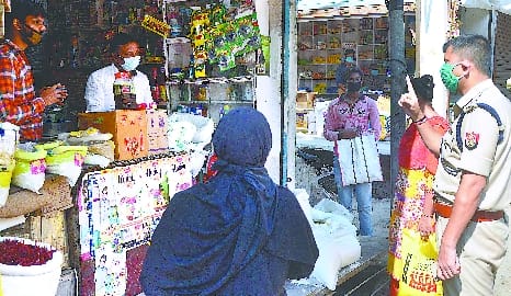 Theft was done wearing masks and gloves...