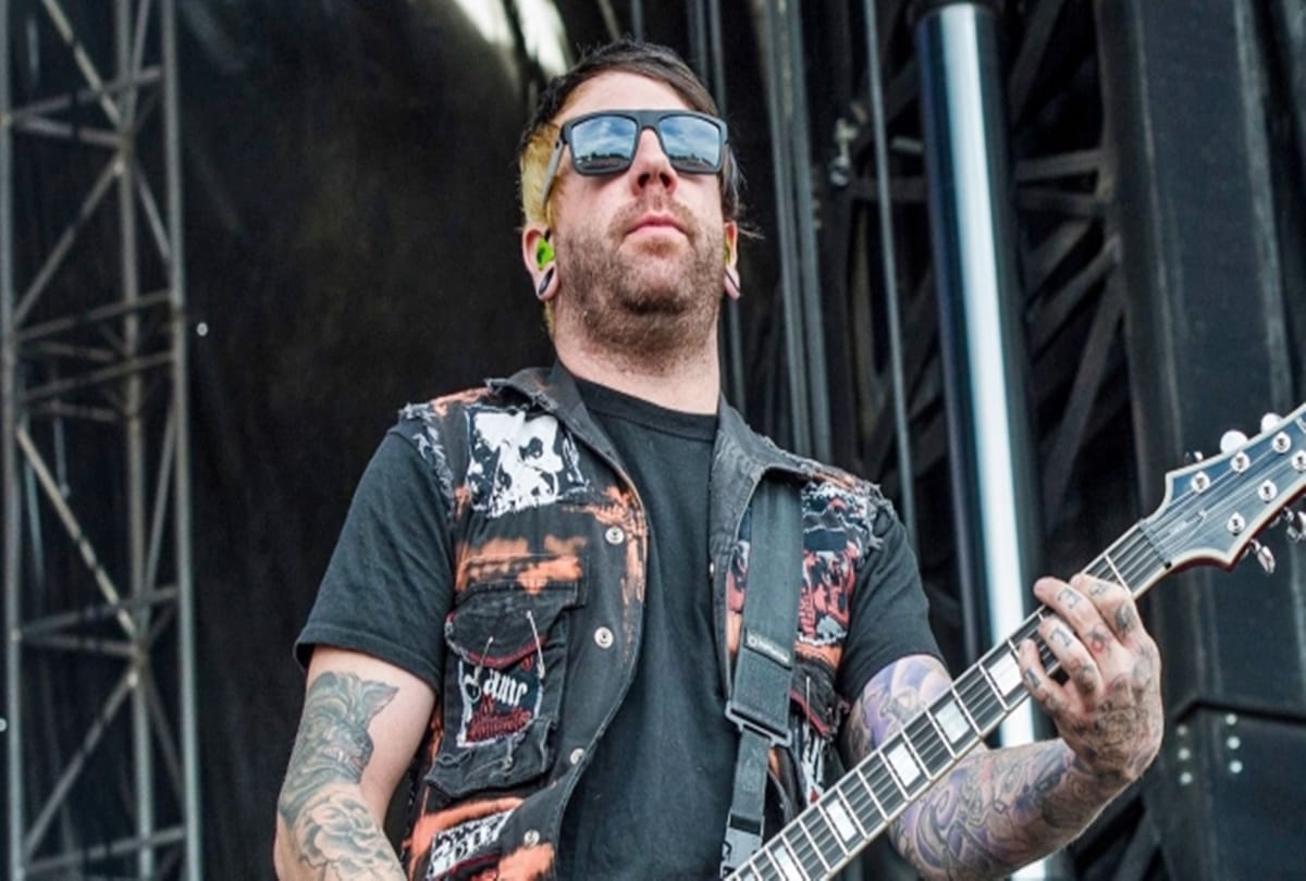 Falling in Reverse guitarist Derek Jones passes away at 35