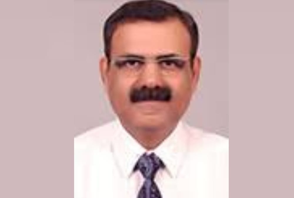 a report on senior doctors of KGMU, who are performing their responsibilities  