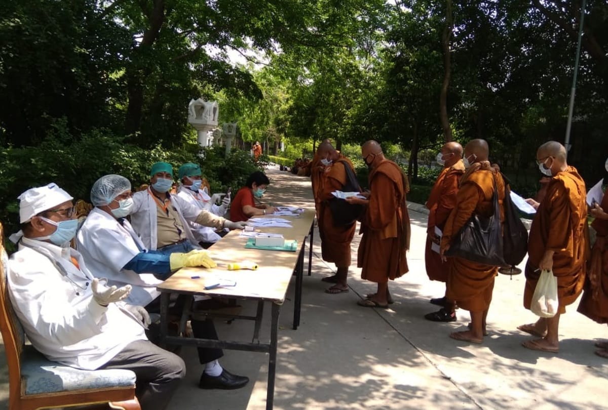 health check up 133 tourists from Thailand in kushinagar