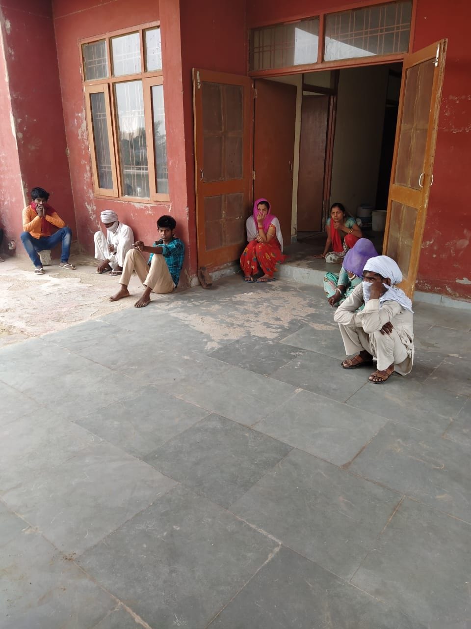 hunger strike, workers, shelter house, lock down, narnaul