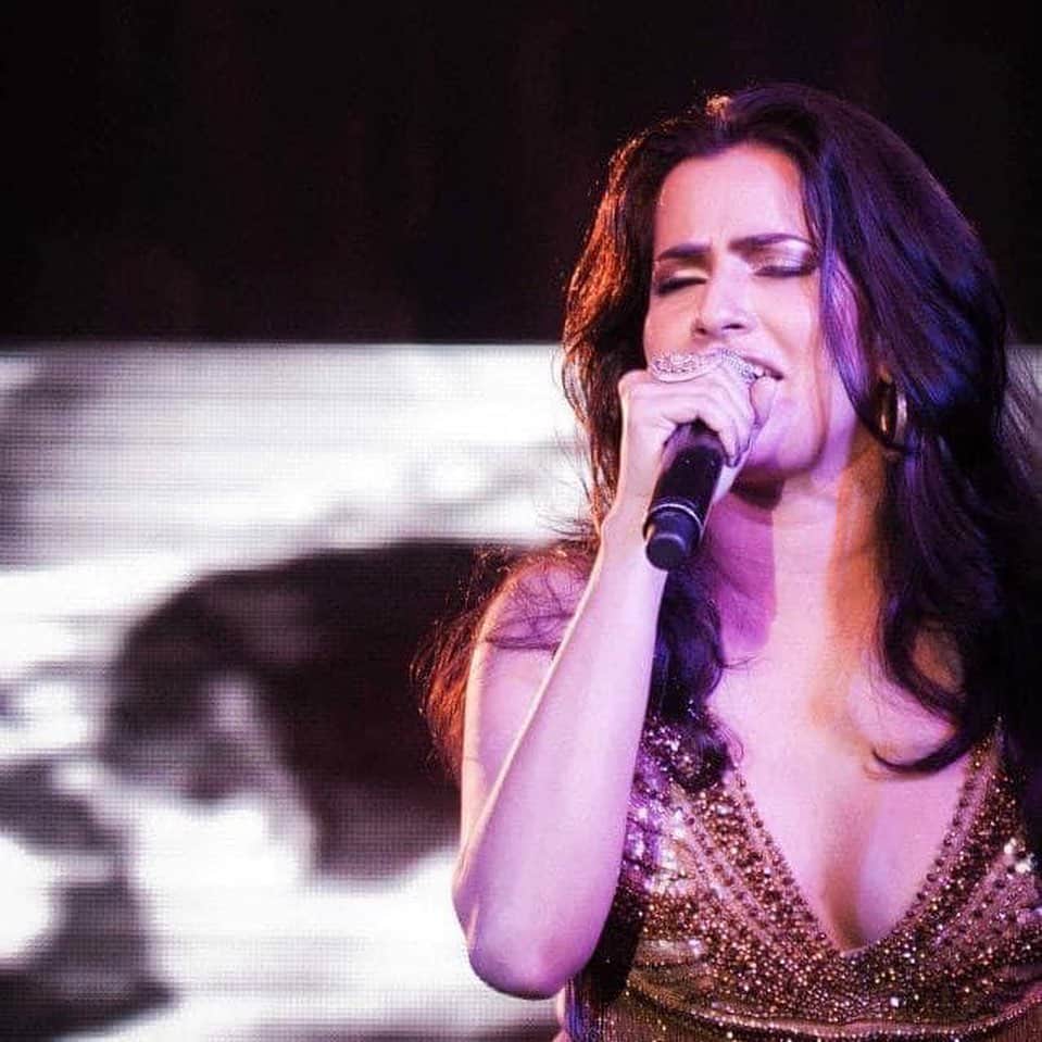 Sona Mohapatra accuses Kartik Aaryan of planting negative stories