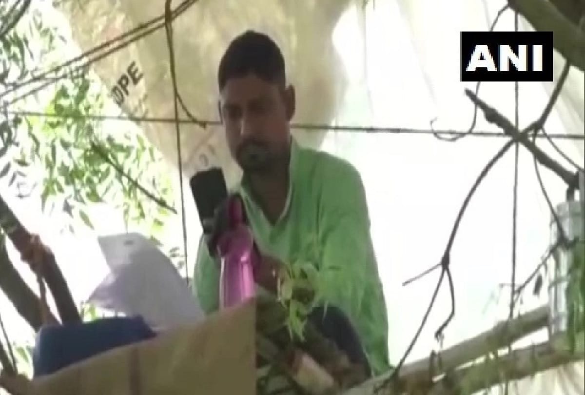 West Bengal Bankura teacher Subrato Pati set up his workspace on a tree due to slow internet and network