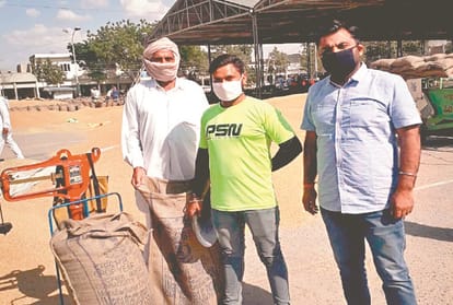 Ground Report Farmers in trouble Delay in procuring wheat will give pain even further