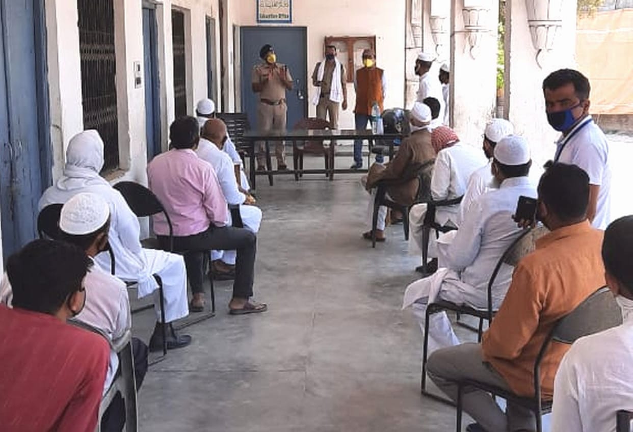 Outpost in-charge talks to Muslim religious leaders in villages
