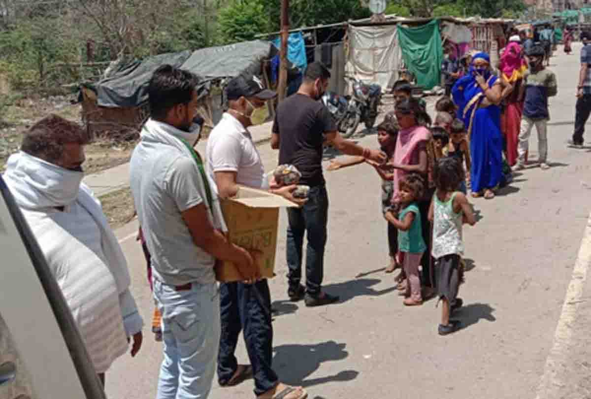 Workers from Bihar came home on foot after the money and ration was over