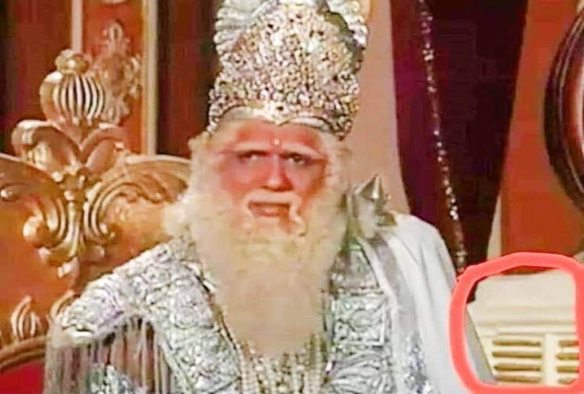 Netizens Spotted An Air Cooler Behind Bhishma Pitamah From Mahabharat Compared With Game Of Thrones