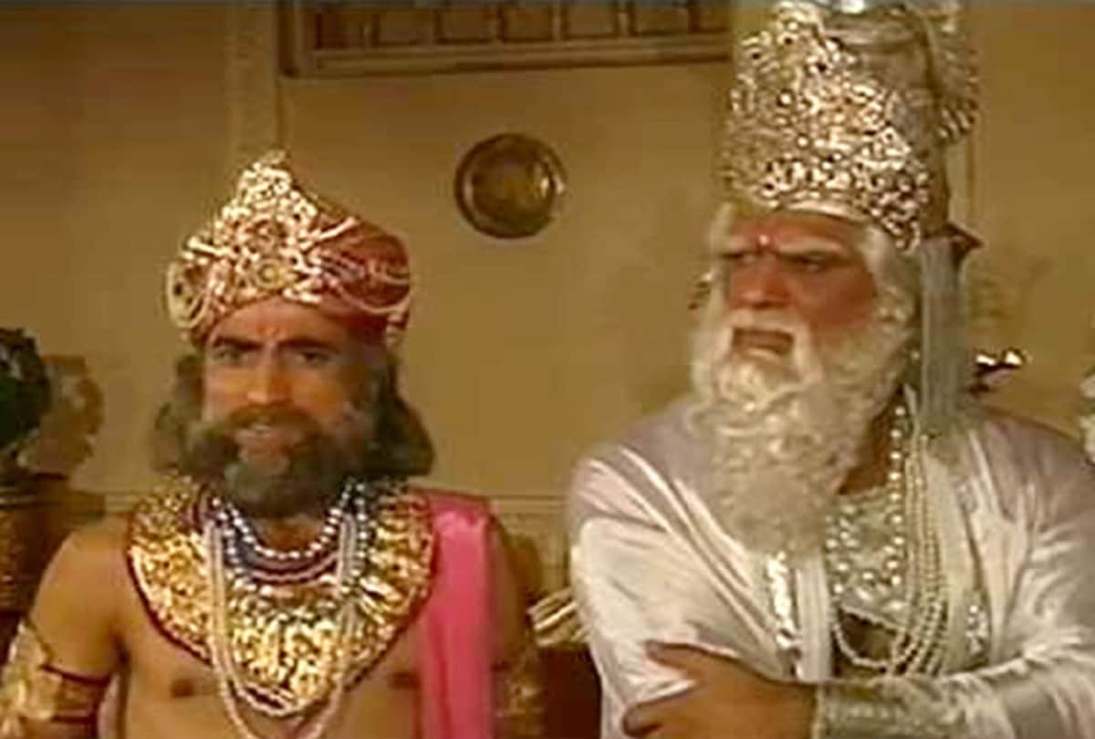 Netizens Spotted An Air Cooler Behind Bhishma Pitamah From Mahabharat Compared With Game Of Thrones
