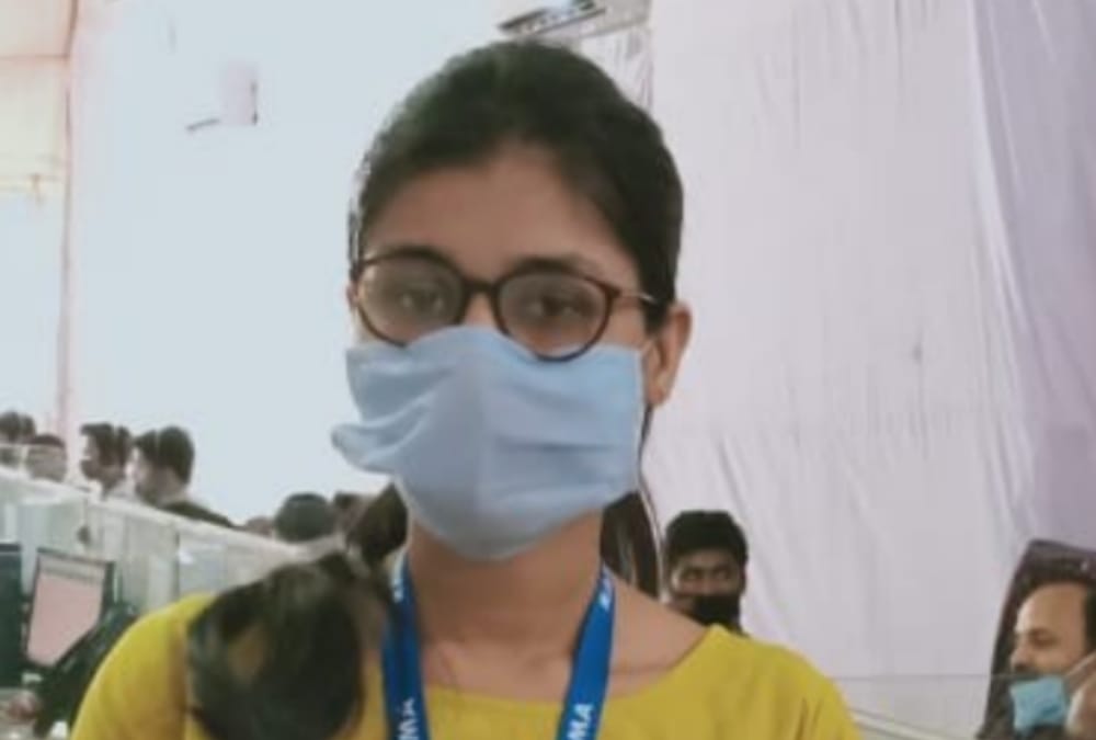 control room employees are performing their duties well during the lockdown In lucknow