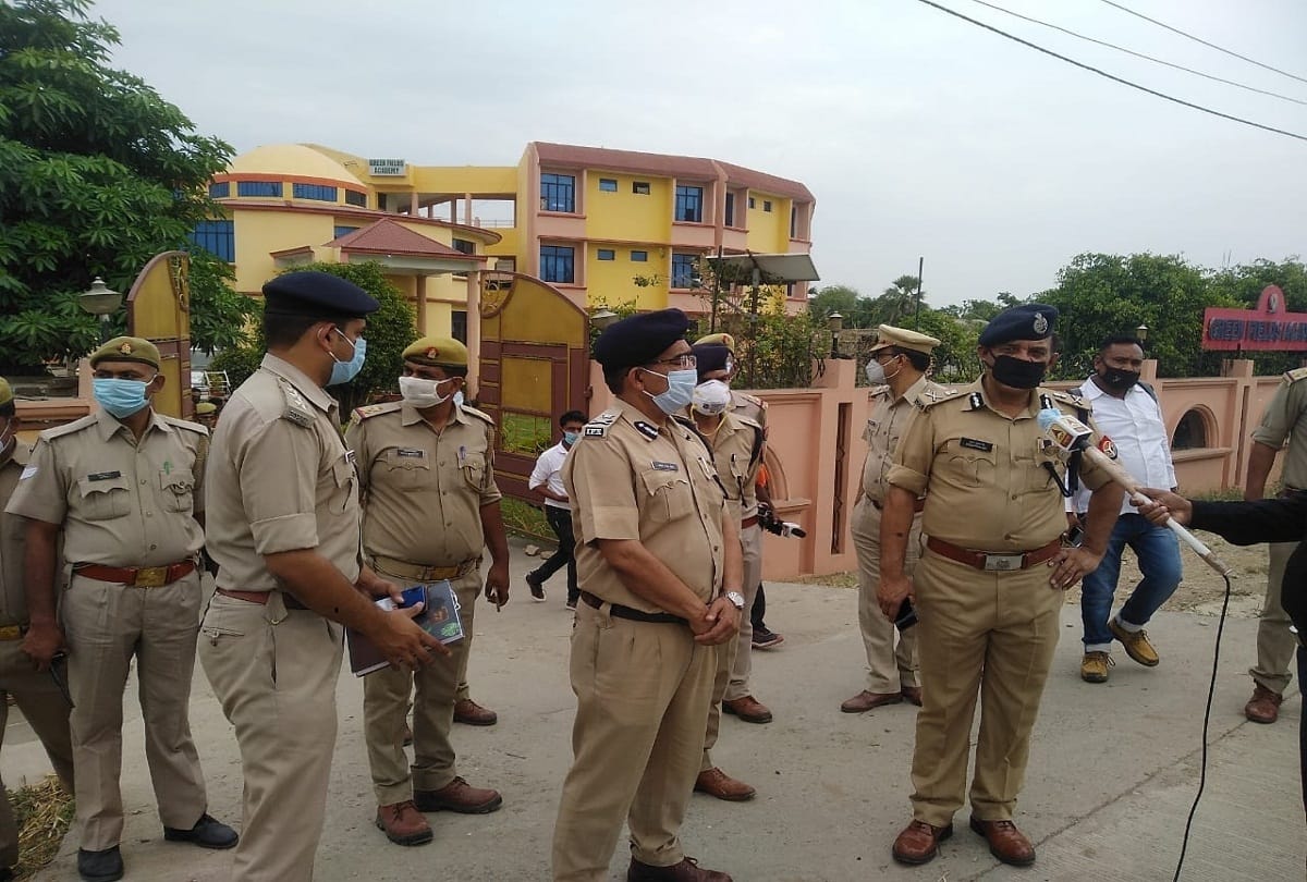 Shifted 30 members including IMU professor shifted to temporary prison Gauhania