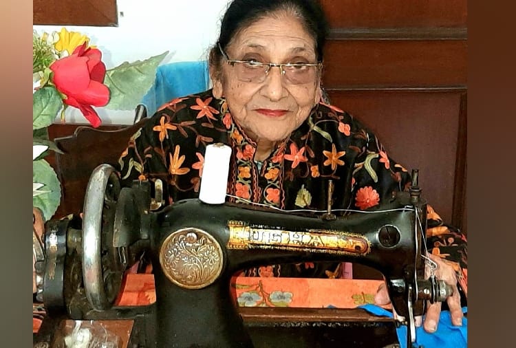 Coronavirus: 88 year old woman from Mohali stitching masks for the needy