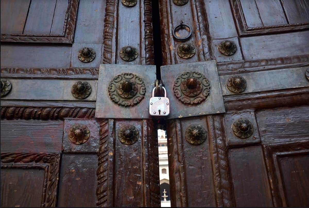 Mosques in Srinagar closed ahead of holy month of Ramdan during lockdown due to Coronavirus