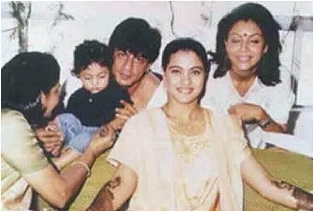 Shahrukh Khan Gauri Khan along with Aryan attended Kajol Mehendi ceremony picture viral