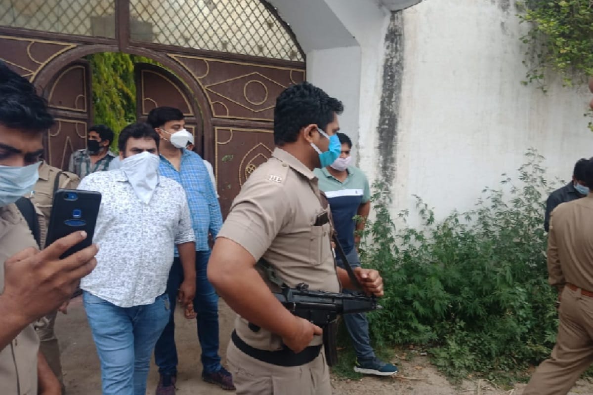 Corona Virus, Delhi police crime branch raid on farm house of Maulana Saad in Shamli
