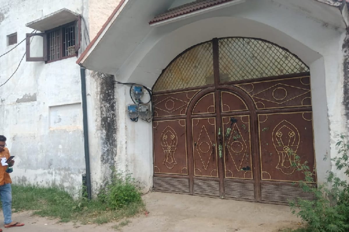 Corona Virus, Delhi police crime branch raid on farm house of Maulana Saad in Shamli