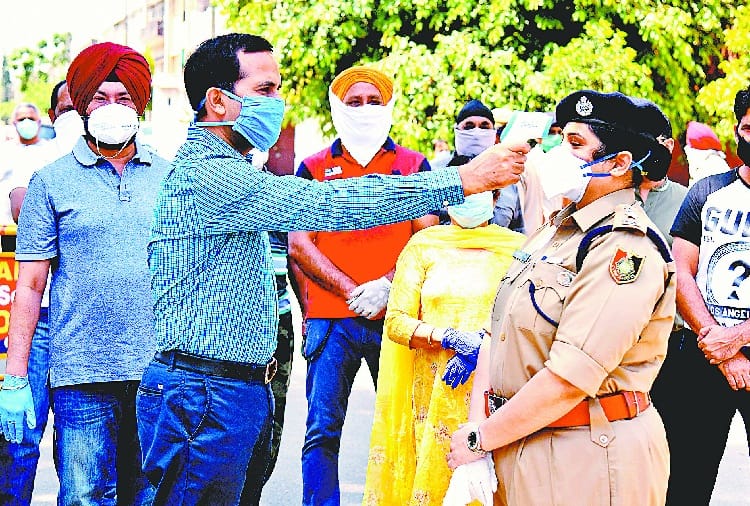 Sector 27 seal on UT Advisor IAS Manoj Parida tweet, Coronavirus, Lockdown
