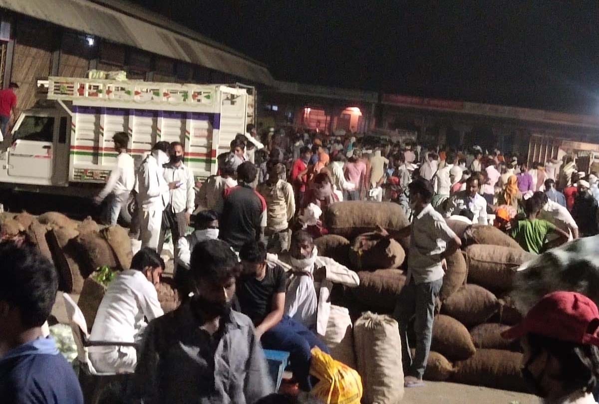 Kanpur Lockdown News in Hindi: Vegetable market at night in kanpur, Coronavirus news