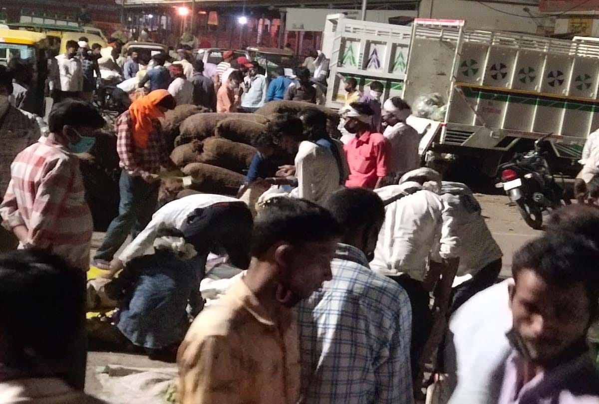 Kanpur Lockdown News in Hindi: Vegetable market at night in kanpur, Coronavirus news