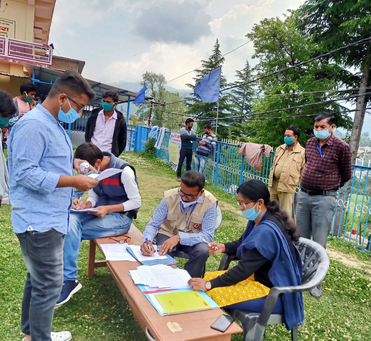 17 laborers of Champawat Relief Center sent to Udham Singh Nagar