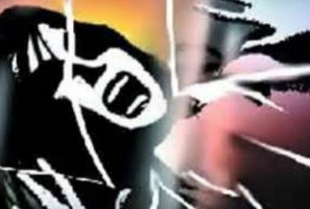 two youth molested the minor girl by entering the house in agra