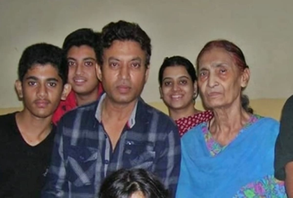 Bollywood Actor Irrfan Khan Mother Sayeeda Begum Died In Jaipur City of Rajasthan