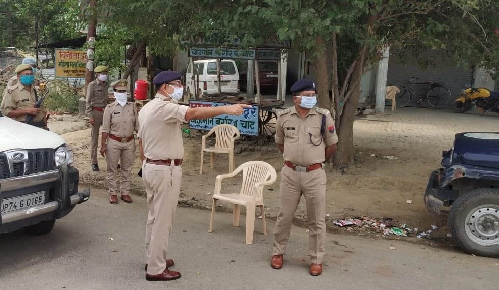 ramajaan mein ghar par ada karen namaaj, sakriy rahe pulis