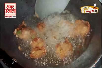 Evening Breakfast Recipe :  Sooji Ke Pakode Recipe