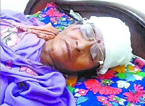 Attempt to rob purse from DRM office's chief office superintendent