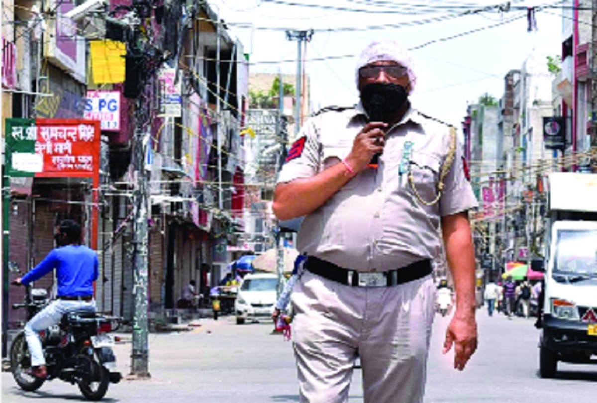 Policemen also infected in following the rules of lockdown