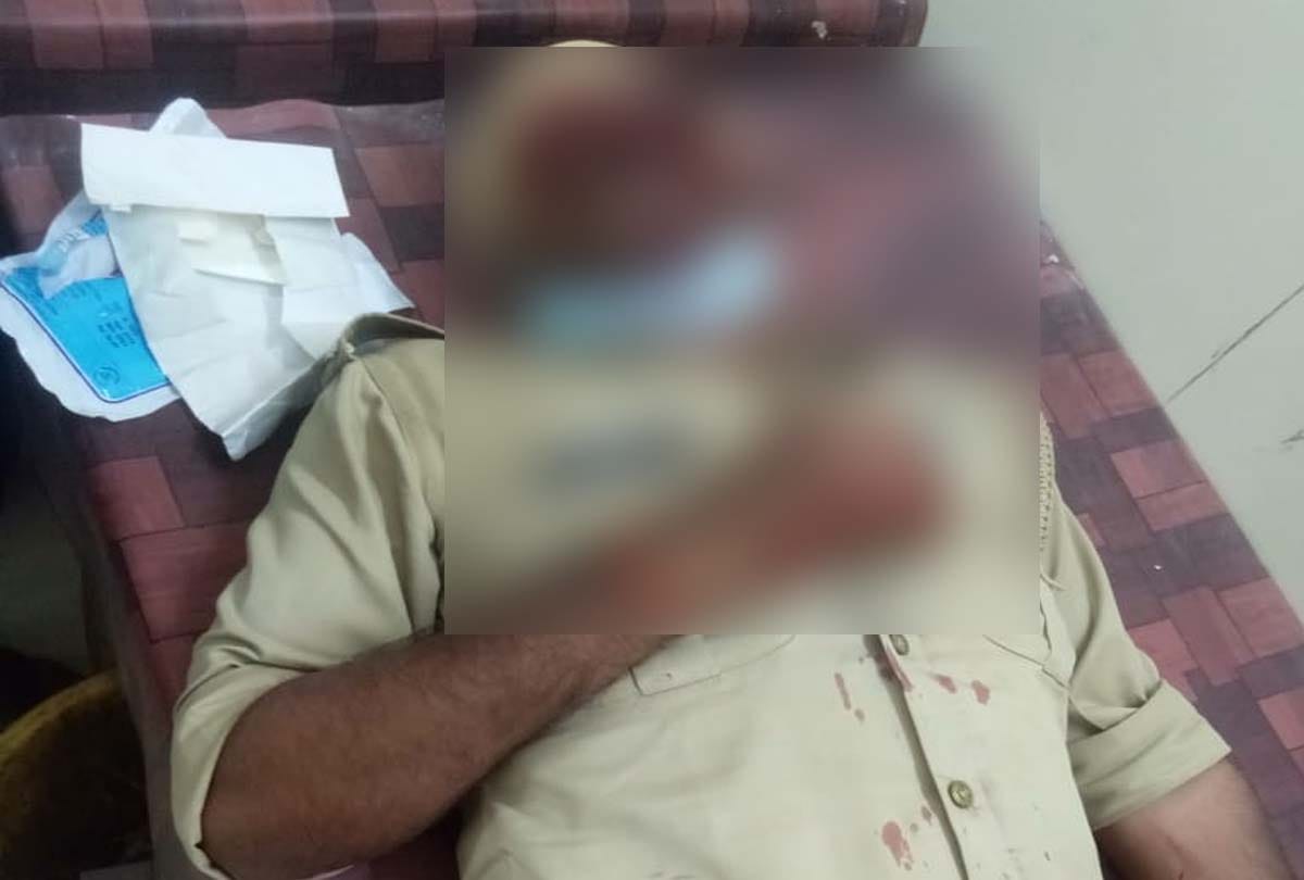 road accident in kanpur dehat, one policeman injured