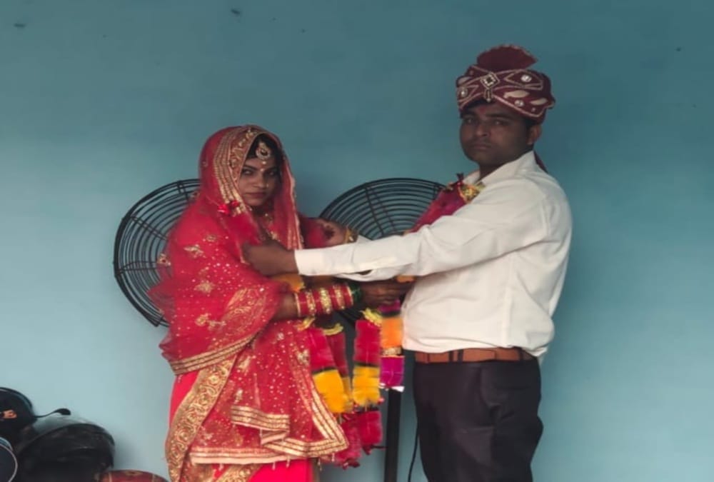 Uttarakhand Lockdown: Police Done Bride and Groom Marriage on checkpost in kashipur