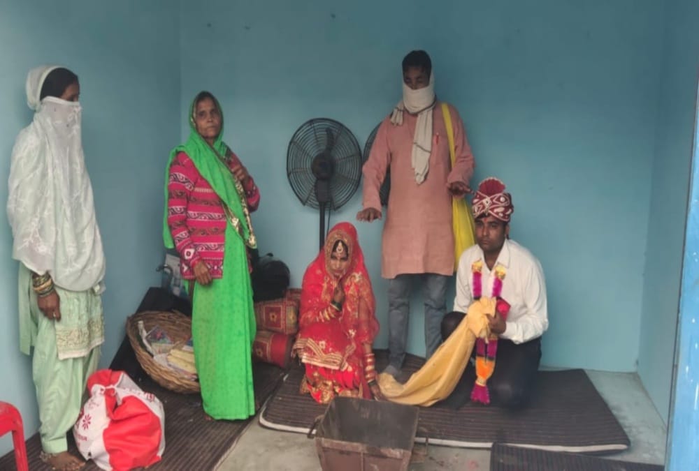 Uttarakhand Lockdown: Police Done Bride and Groom Marriage on checkpost in kashipur