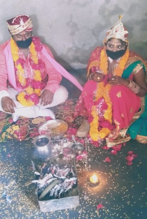 Brides brought without bandwagon and baratis