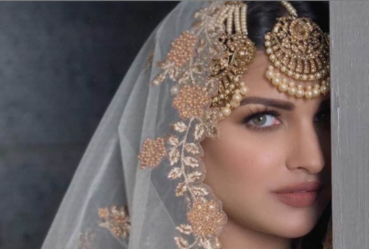 himanshi khurana share picture looks like punjabi bride here asim riaz comment